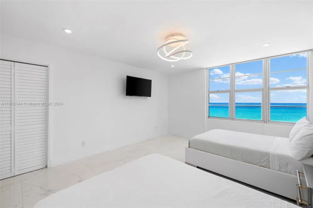 5151 Collins Ave #1527 Miami Beach, FL 33140