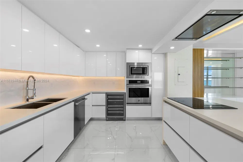 5151 Collins Ave #1527 Miami Beach, FL 33140