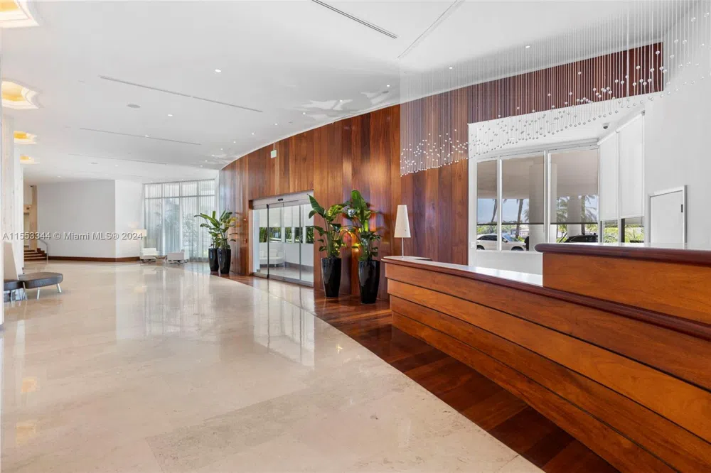 5151 Collins Ave #1527 Miami Beach, FL 33140