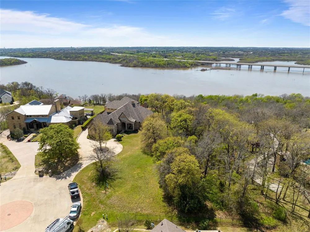 3805 Lake Cove Court Corinth, TX 76210