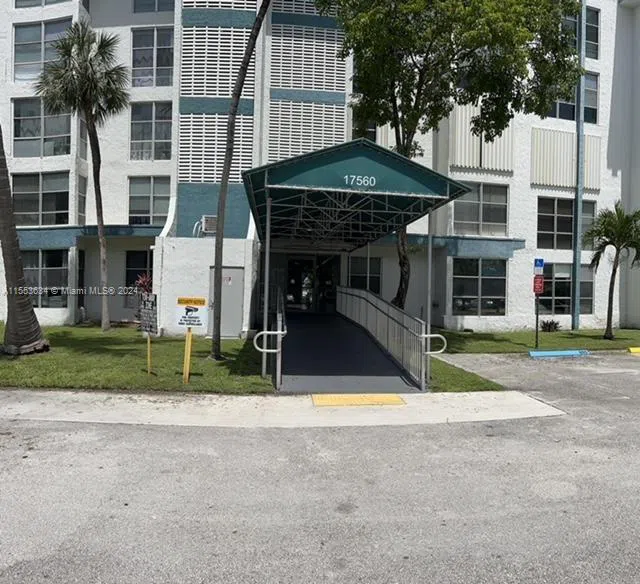 17560 Atlantic Blvd #301 Sunny Isles Beach, FL 33160