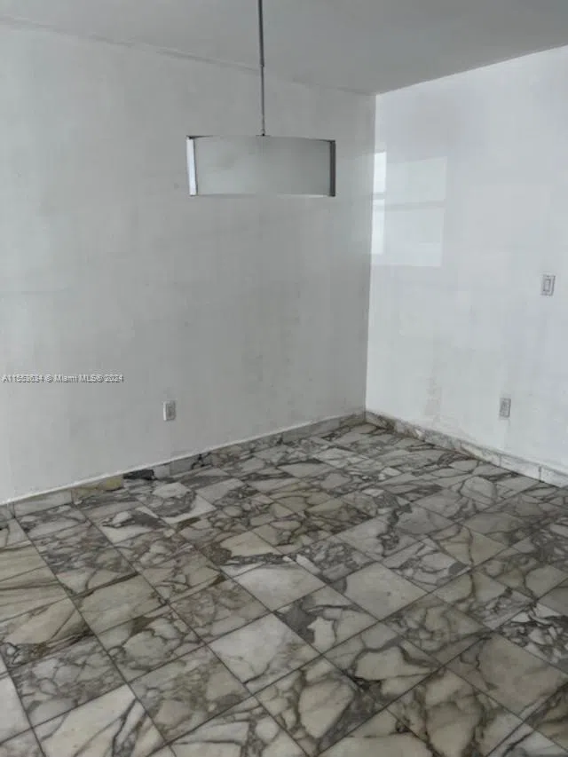 17560 Atlantic Blvd #301 Sunny Isles Beach, FL 33160