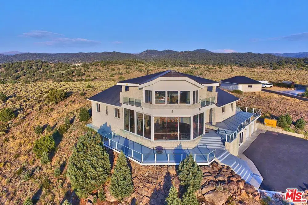 350 Aspen Lane Bridgeport, CA 93517
