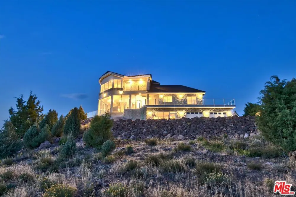 350 Aspen Lane Bridgeport, CA 93517