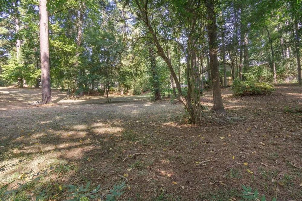 565 Spring Lake Drive Shreveport, LA 71106
