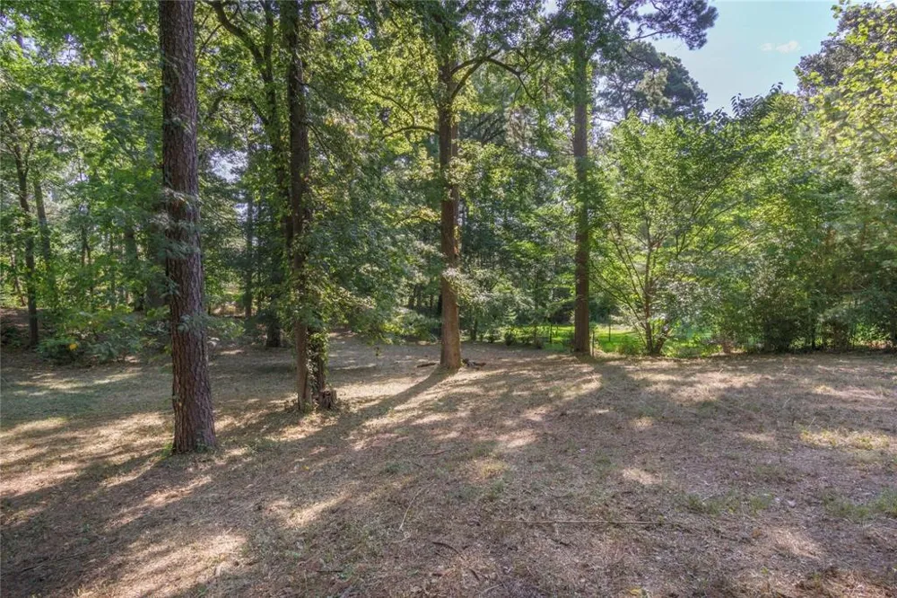 565 Spring Lake Drive Shreveport, LA 71106