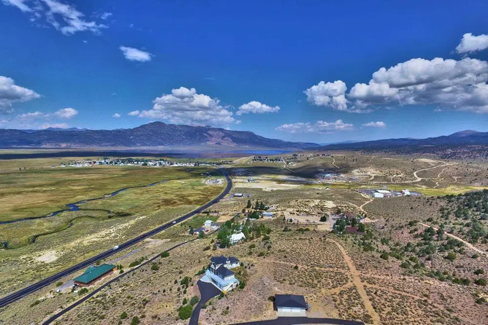 350 Aspen Lane Bridgeport, CA 93517