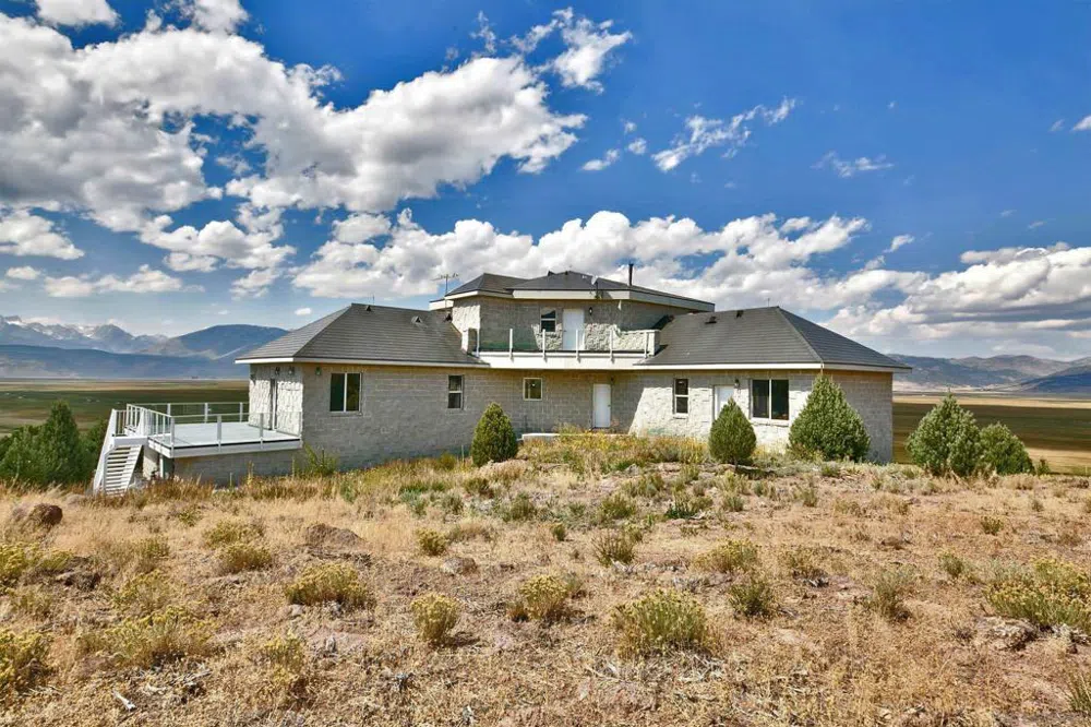 350 Aspen Lane Bridgeport, CA 93517