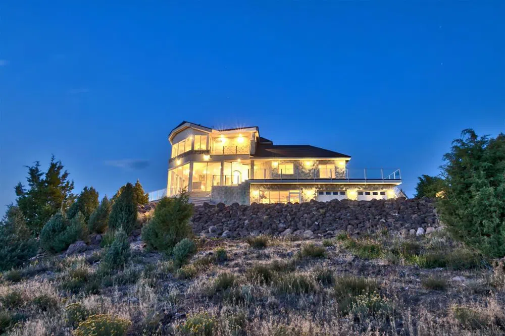 350 Aspen Lane Bridgeport, CA 93517