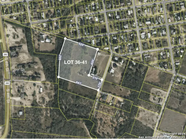 1075 S SEVENTH ST Poteet, TX 78065