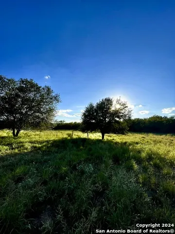 1075 S SEVENTH ST Poteet, TX 78065