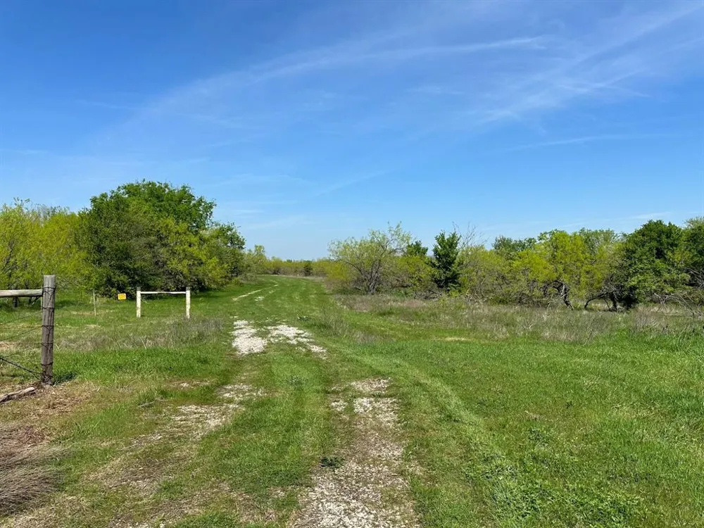 SE CR 1240 Streetman, TX 75859