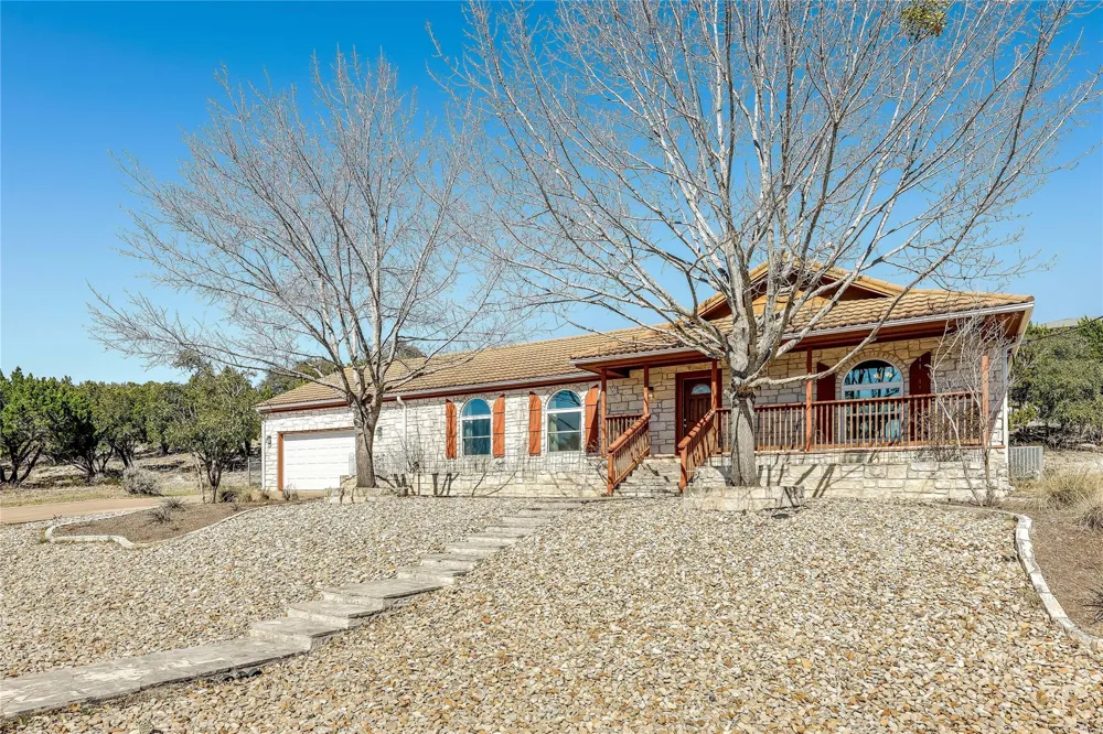 20902 Twisting Trail Lago Vista, TX 78645