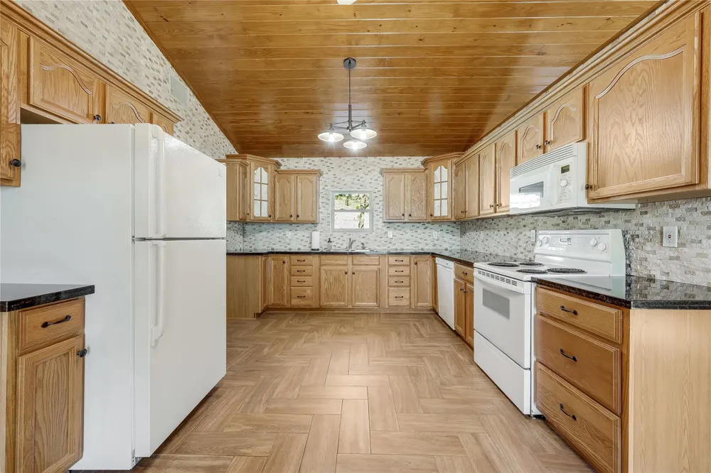 20902 Twisting Trail Lago Vista, TX 78645