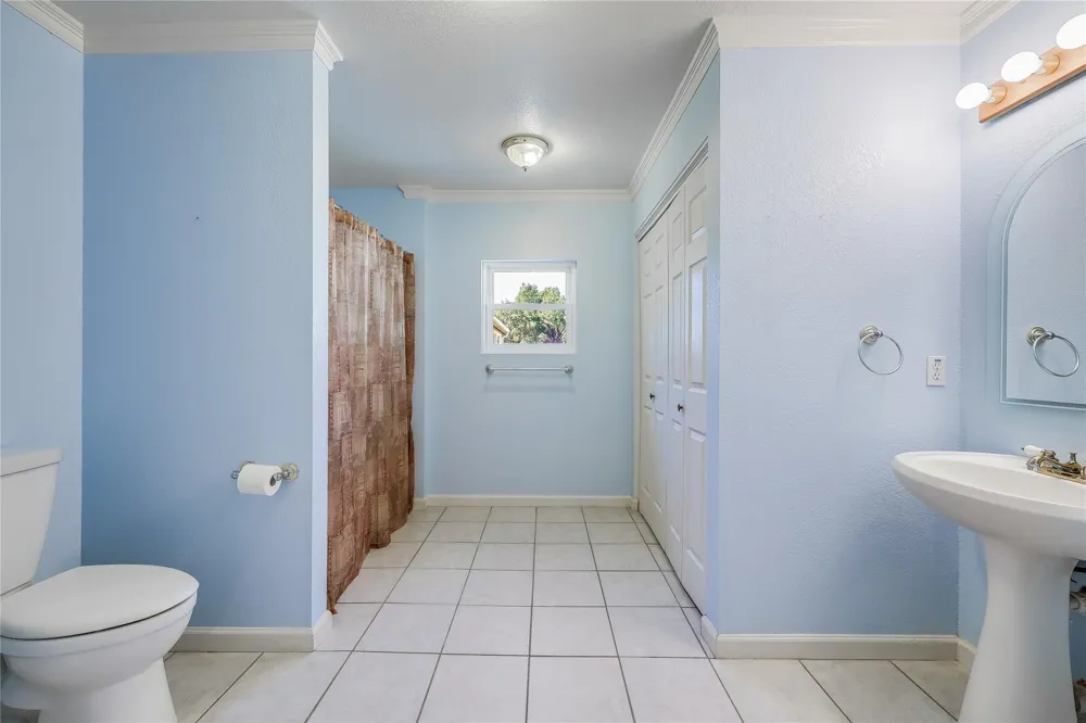 20902 Twisting Trail Lago Vista, TX 78645