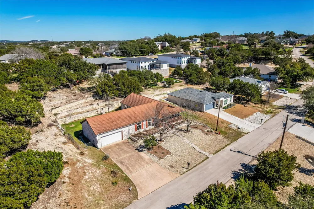 20902 Twisting Trail Lago Vista, TX 78645