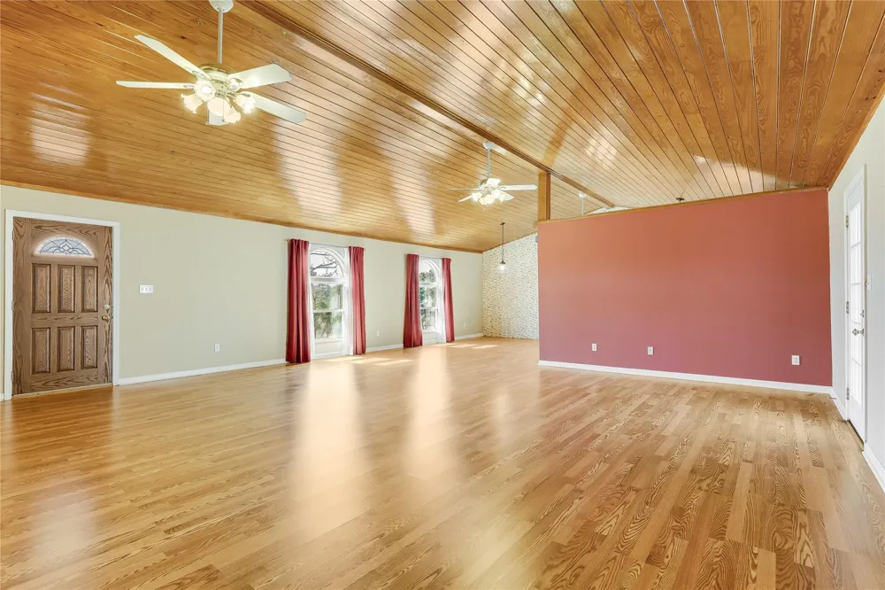 20902 Twisting Trail Lago Vista, TX 78645