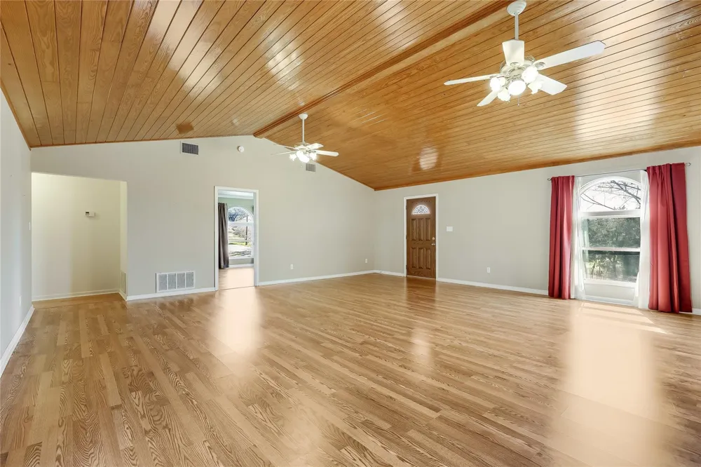 20902 Twisting Trail Lago Vista, TX 78645
