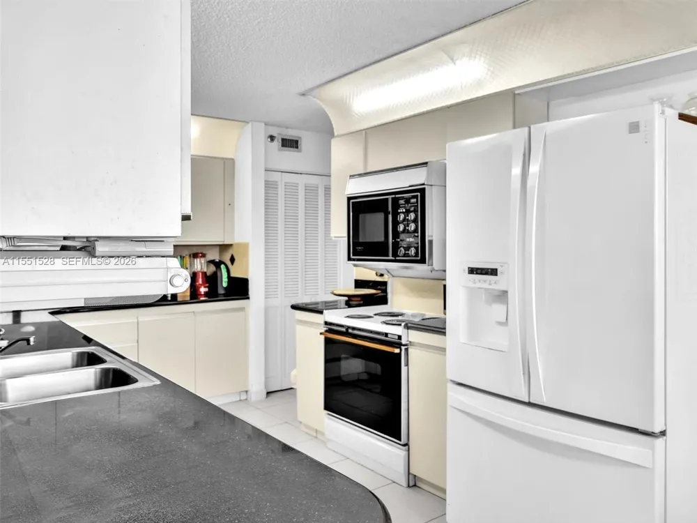 1201 S Ocean Dr #1112N Hollywood, FL 33019