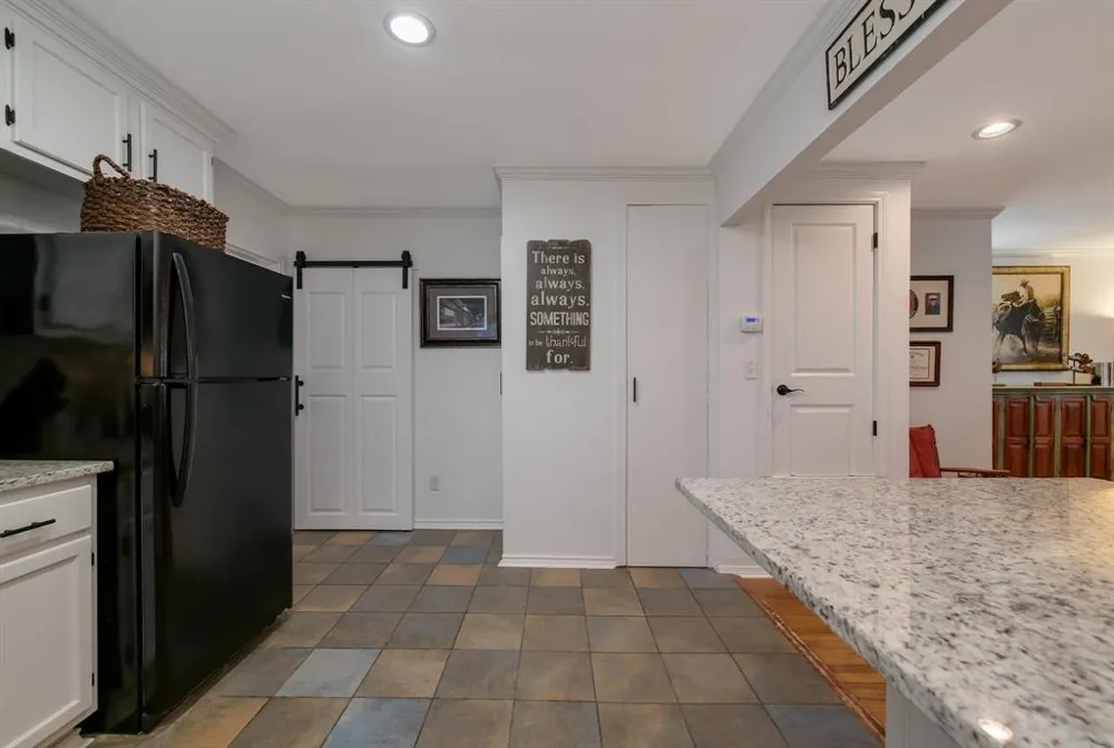 403 Avenue Clifton, TX 76634