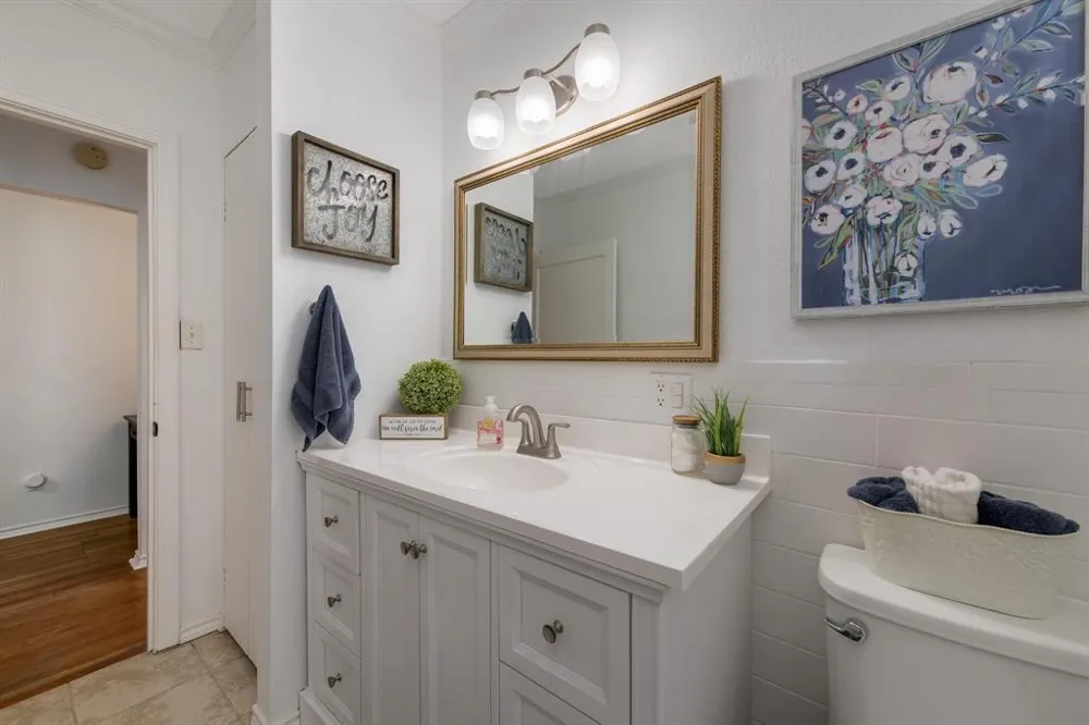403 Avenue Clifton, TX 76634