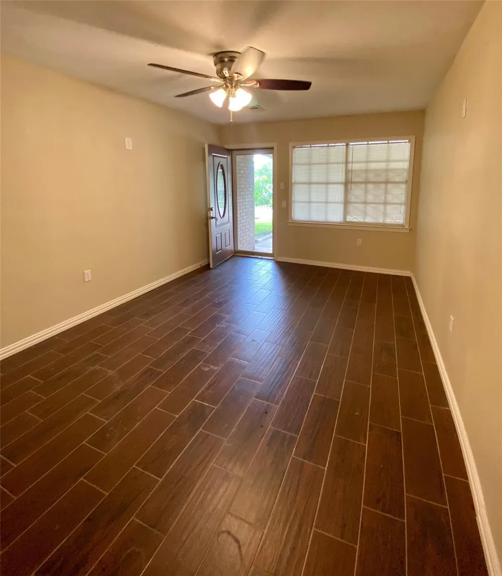 4139 Holloway Drive Houston, TX 77047