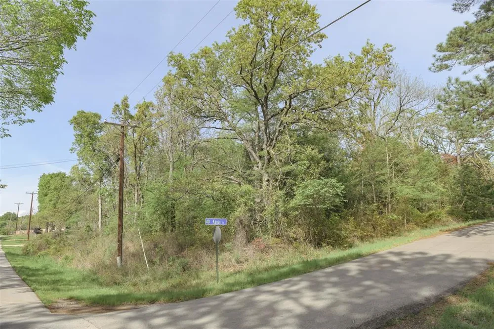 1366 Utopia Road Tool, TX 75143