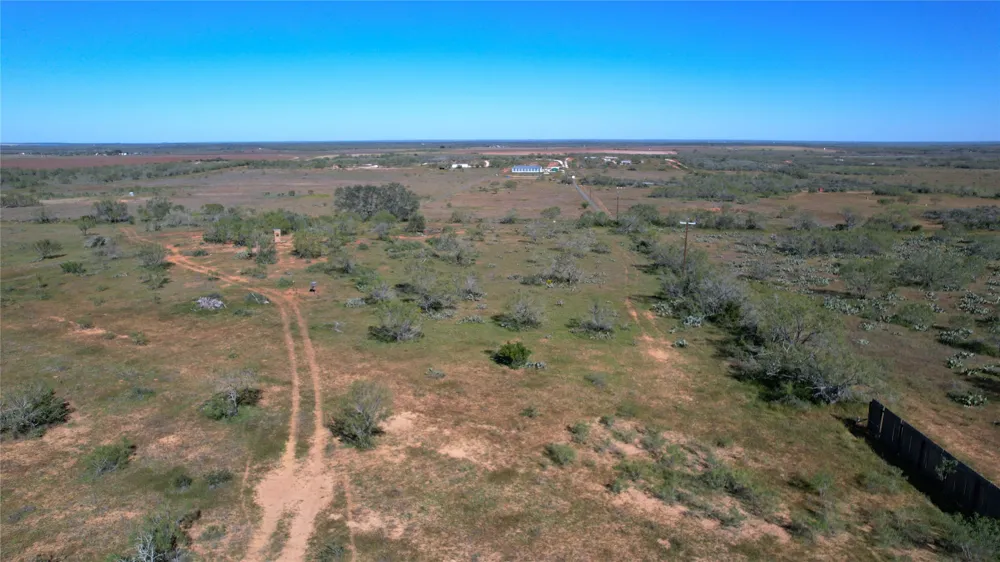 1913 County Road 3000 Pearsall, TX 78061