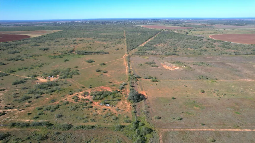 1913 County Road 3000 Pearsall, TX 78061