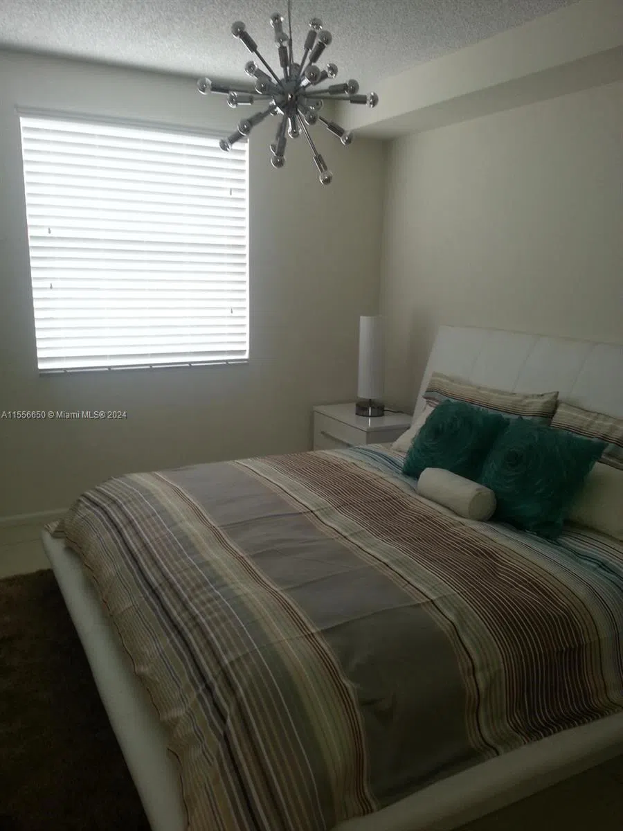 17100 Bay Rd #1402 Sunny Isles Beach, FL 33160