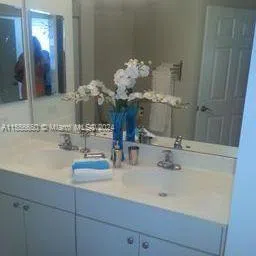 17100 Bay Rd #1402 Sunny Isles Beach, FL 33160