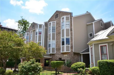 915 W 23rd Street #201
