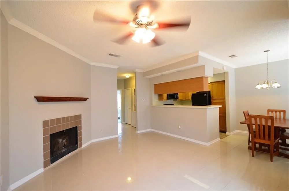 915 W 23rd Street #201 Austin, TX 78705