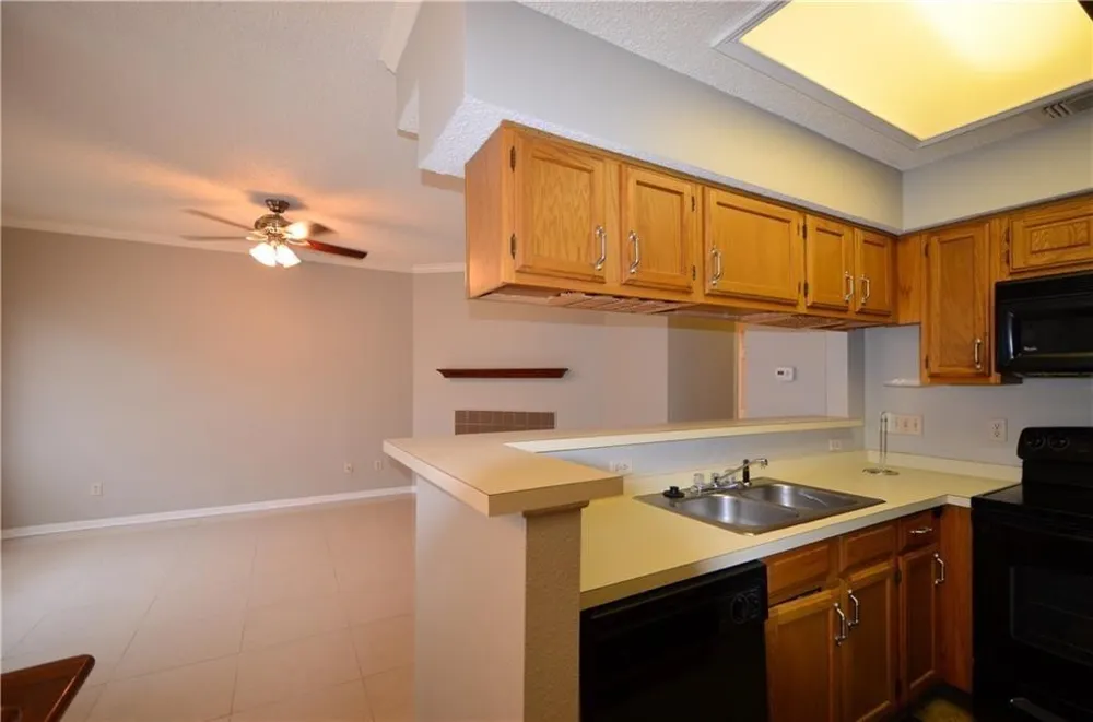 915 W 23rd Street #201 Austin, TX 78705