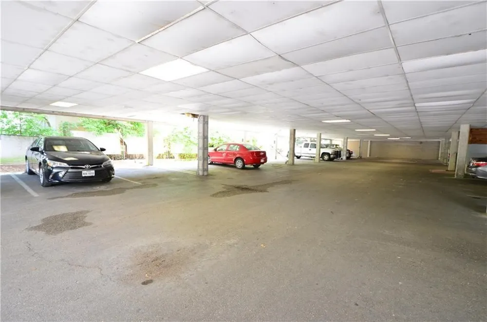 915 W 23rd Street #201 Austin, TX 78705
