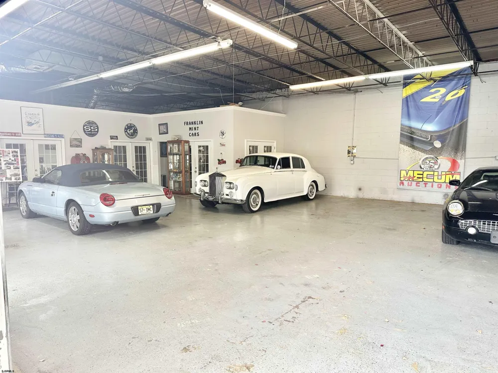 318 E White Horse Pike Galloway Township, NJ 08205