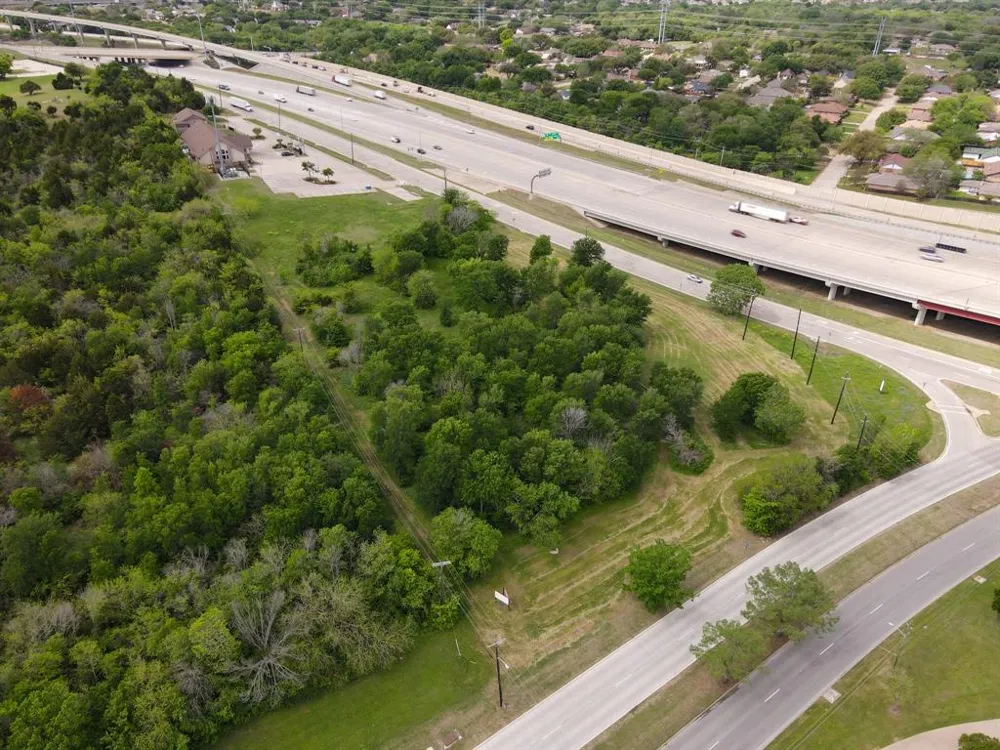 2200 Carrier Parkway Grand Prairie, TX 75050