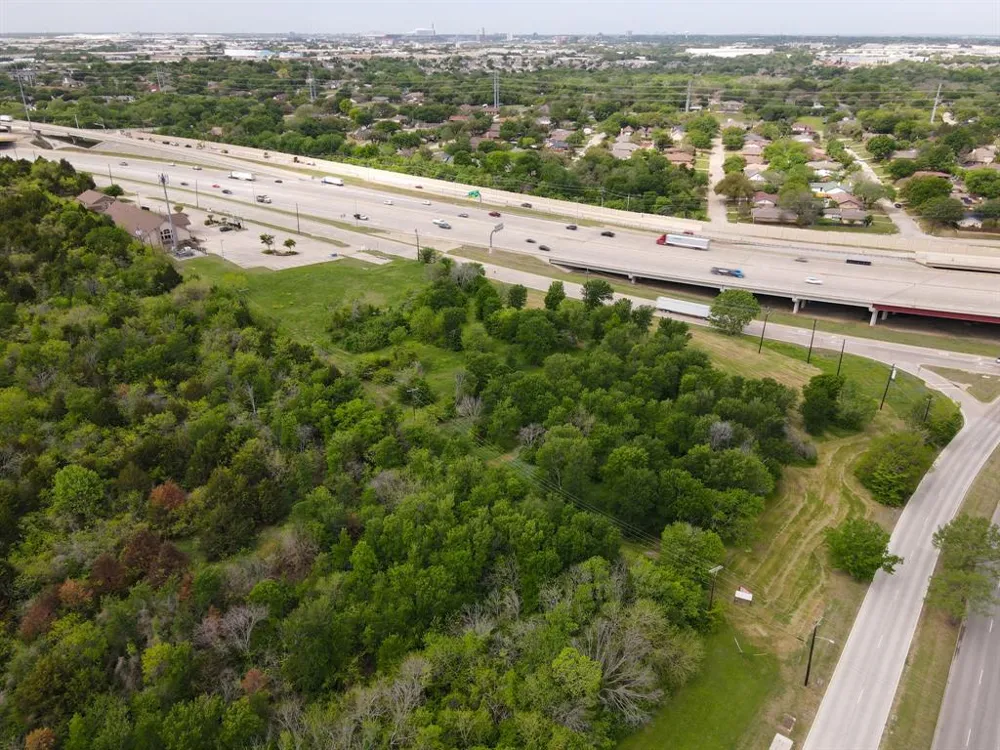2200 Carrier Parkway Grand Prairie, TX 75050