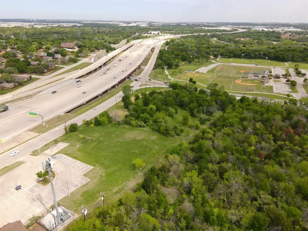 2200 Carrier Parkway Grand Prairie, TX 75050