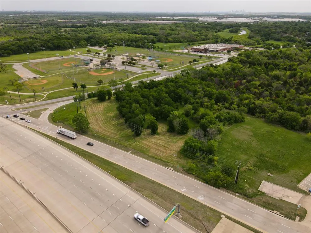 2200 Carrier Parkway Grand Prairie, TX 75050