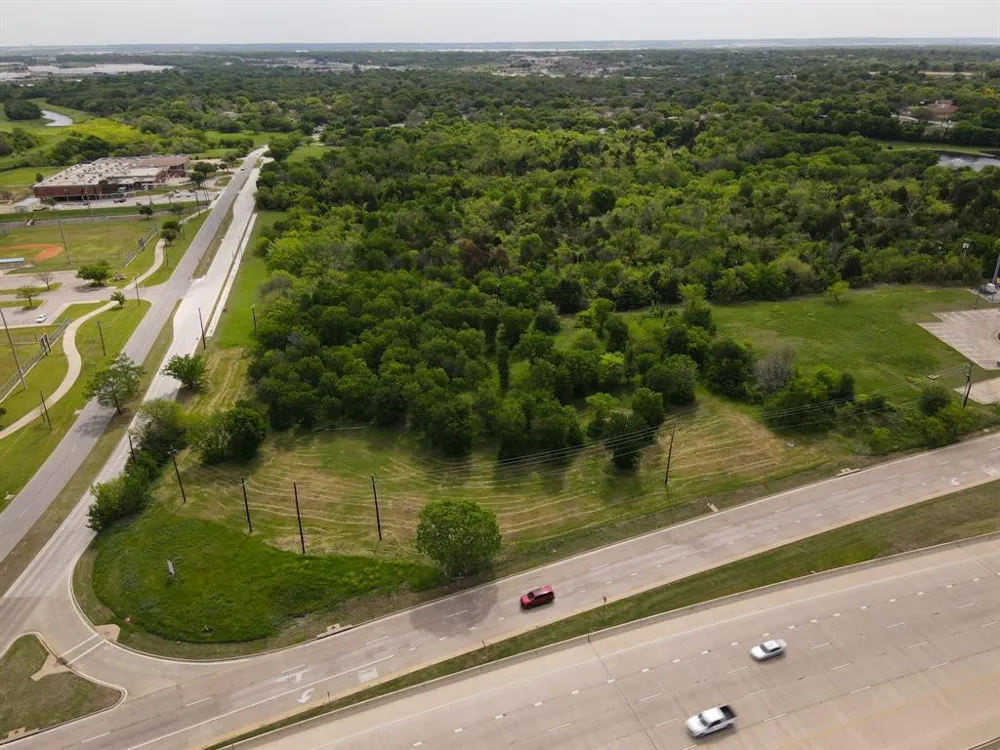 2200 Carrier Parkway Grand Prairie, TX 75050