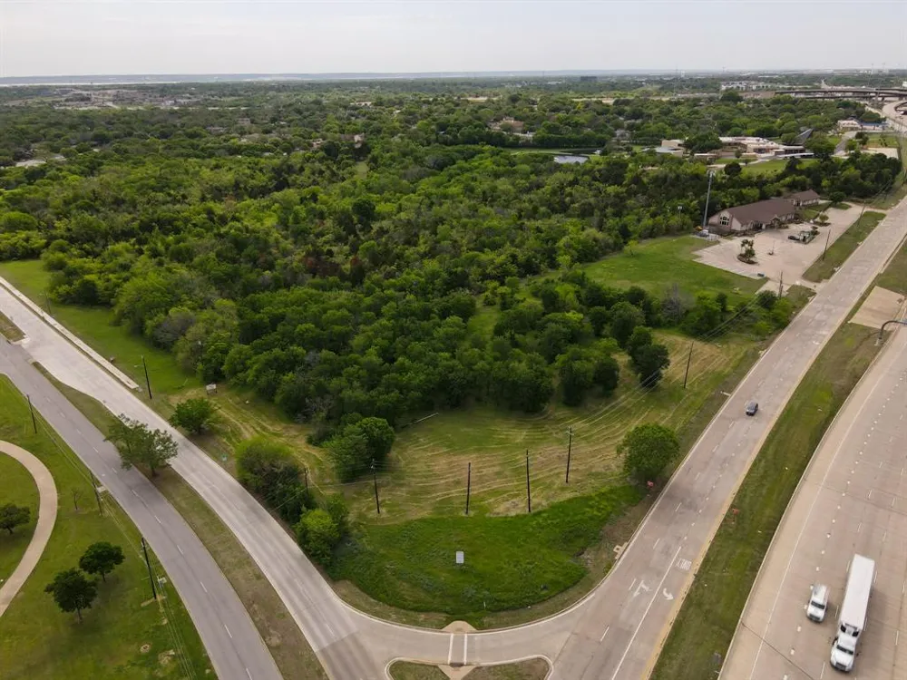 2200 Carrier Parkway Grand Prairie, TX 75050