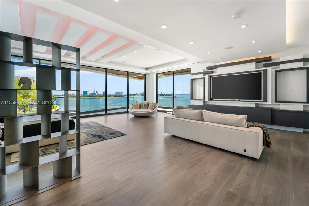 1133 Belle Meade Island Dr Miami, FL 33138