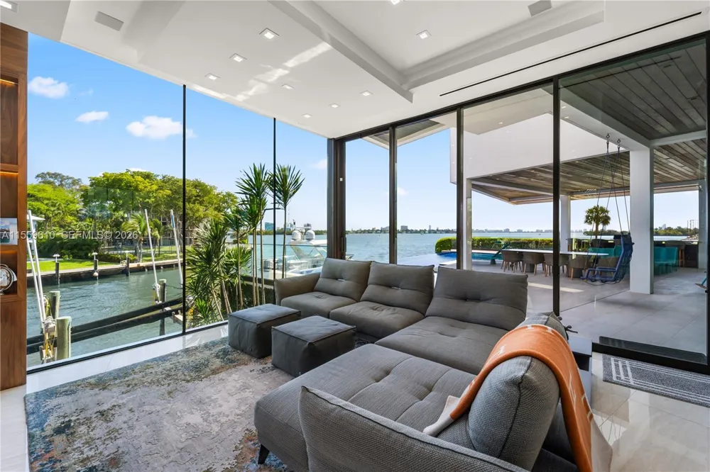 1133 Belle Meade Island Dr Miami, FL 33138
