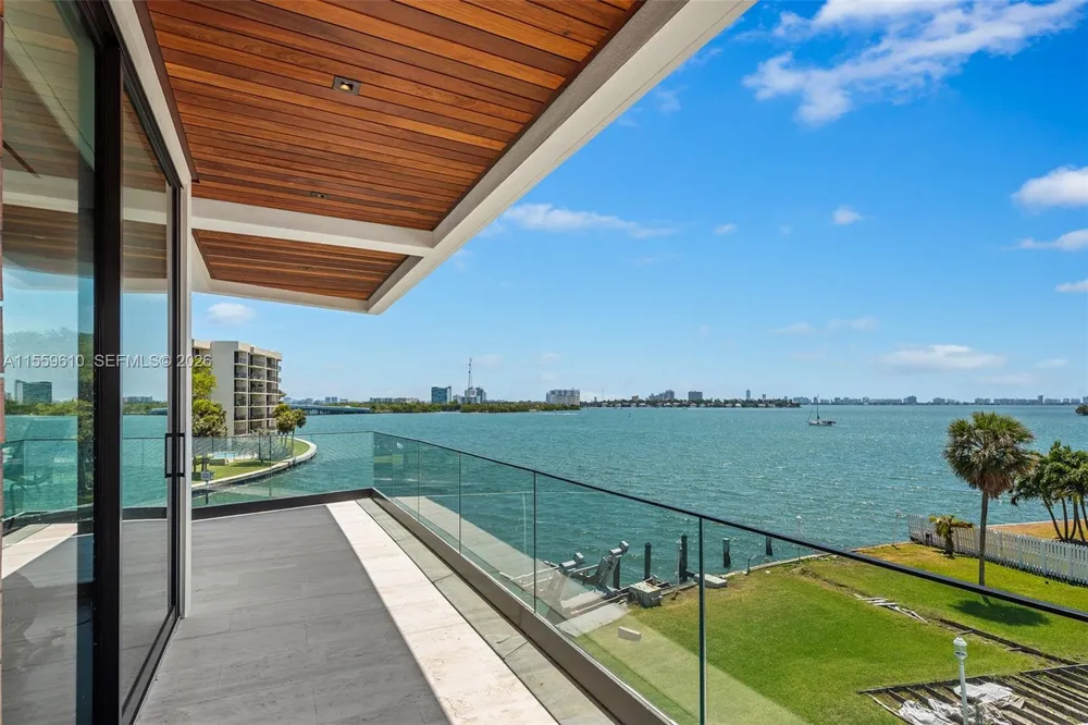 1133 Belle Meade Island Dr Miami, FL 33138