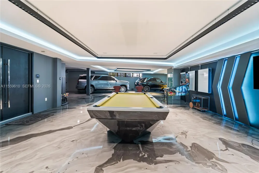 1133 Belle Meade Island Dr Miami, FL 33138