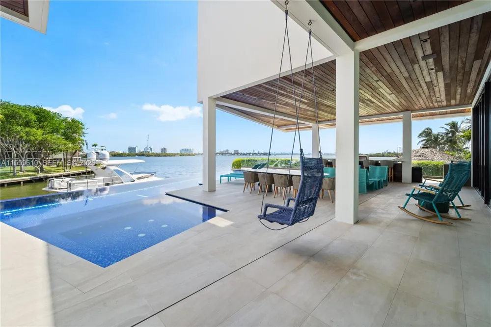 1133 Belle Meade Island Dr Miami, FL 33138