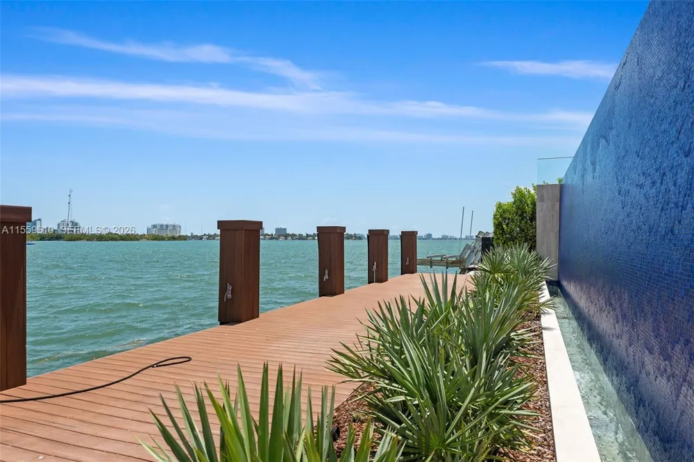 1133 Belle Meade Island Dr Miami, FL 33138