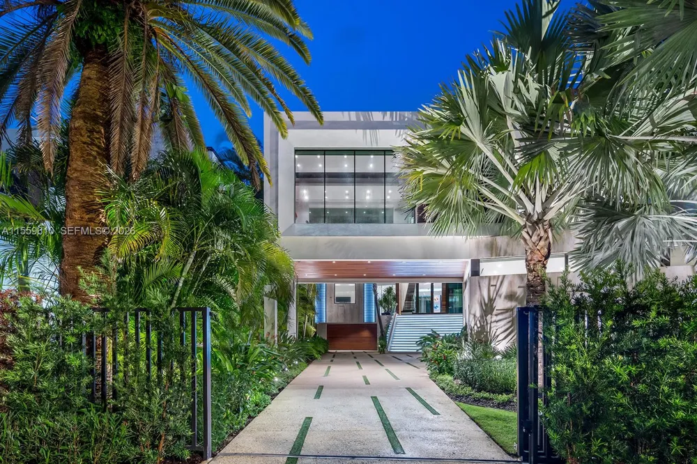 1133 Belle Meade Island Dr Miami, FL 33138
