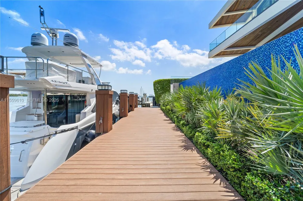 1133 Belle Meade Island Dr Miami, FL 33138